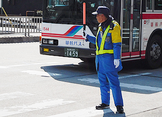 交通誘導｜株式会社コスモ｜名古屋市北区の警備会社